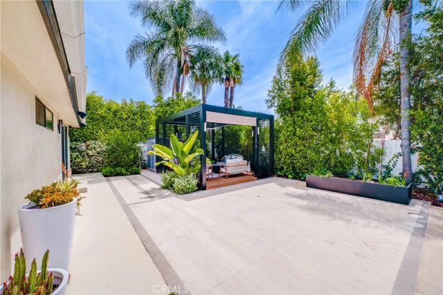 13946 Chandler, Sherman Oaks, CA 91401