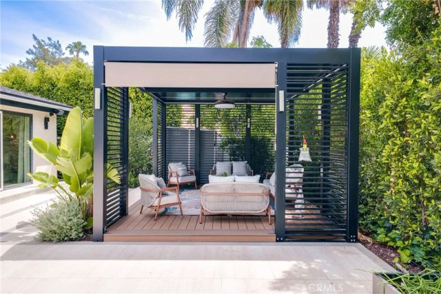 13946 Chandler, Sherman Oaks, CA 91401