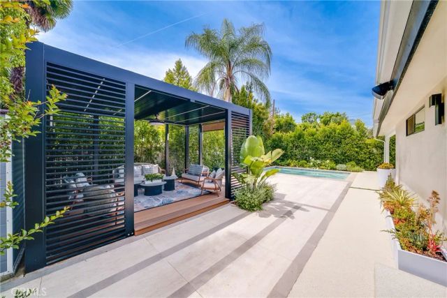 13946 Chandler, Sherman Oaks, CA 91401