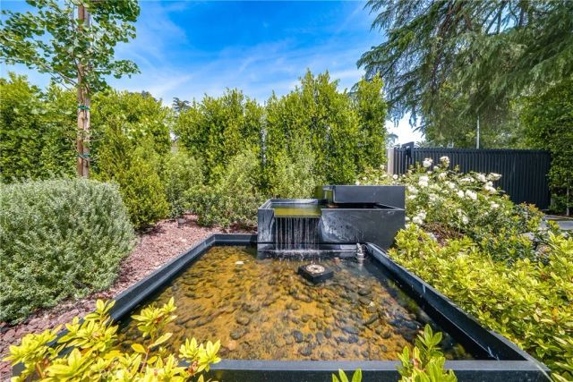 13946 Chandler, Sherman Oaks, CA 91401