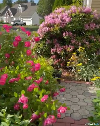 162 Thistle Pond Drive 162, Bloomfield, CT 06002