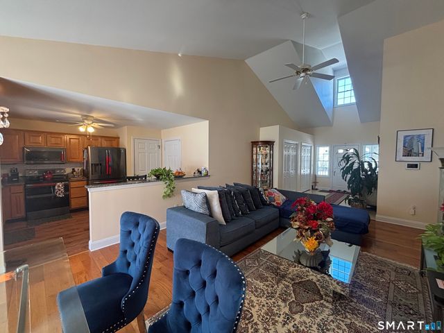 162 Thistle Pond Drive 162, Bloomfield, CT 06002