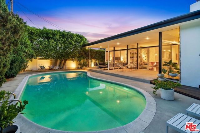 6110 Mary Ellen Avenue, Van Nuys, CA 91401