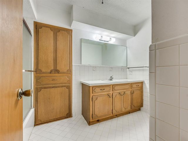 402 NE 19th Street, Moore, OK 73160