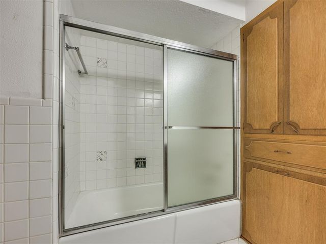 402 NE 19th Street, Moore, OK 73160