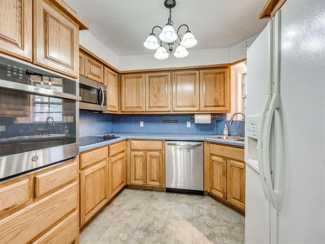 402 NE 19th Street, Moore, OK 73160