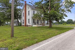 2410 MUMMASBURG RD, Gettysburg, PA 17325