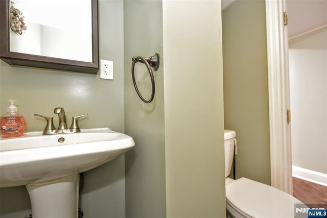 109 Brookview Drive, Woodland Park, NJ 07424