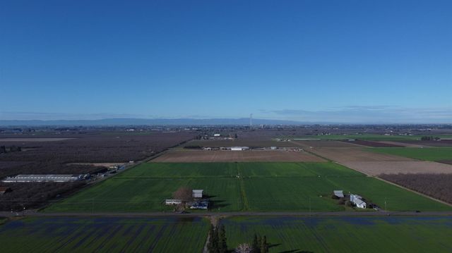 13085 N Vincent Rd, Turlock, CA 95380