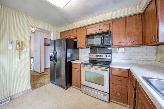 219 Center New Texas Road, Plum Boro, PA 15239