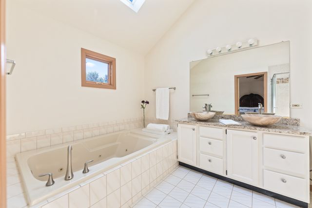 484 Blodgett Court, Naperville, IL 60565