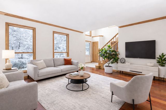 484 Blodgett Court, Naperville, IL 60565