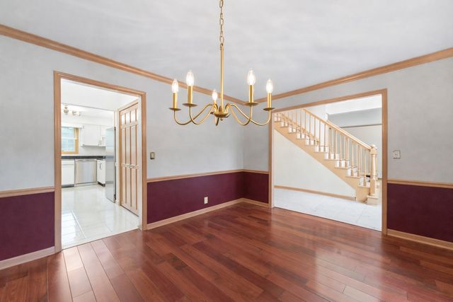 484 Blodgett Court, Naperville, IL 60565