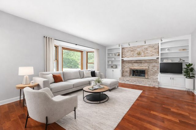 484 Blodgett Court, Naperville, IL 60565