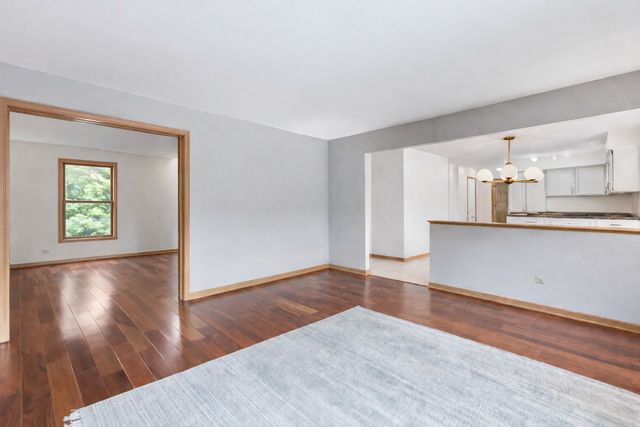 484 Blodgett Court, Naperville, IL 60565