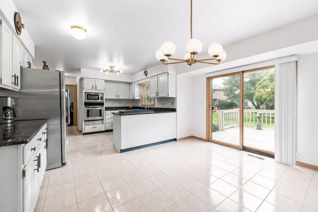 484 Blodgett Court, Naperville, IL 60565