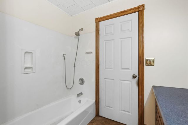 5774 London Groveport Road, Orient, OH 43146