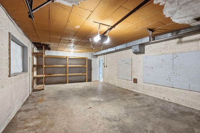 5774 London Groveport Road, Orient, OH 43146