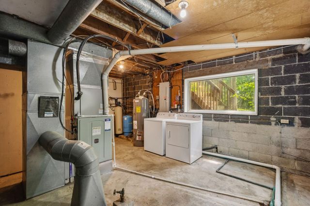 5774 London Groveport Road, Orient, OH 43146