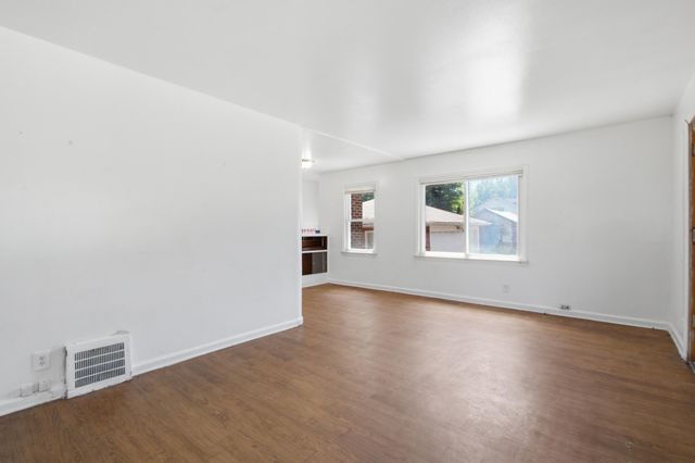182 Summit Street, Pontiac City, MI 48342