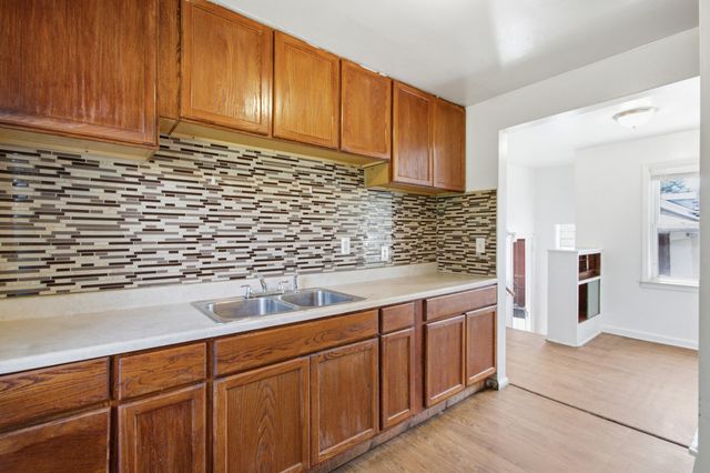 182 Summit Street, Pontiac City, MI 48342