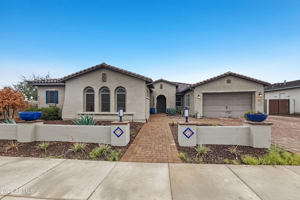 1928 E LA COSTA Drive, Gilbert, AZ 85298 — exterior