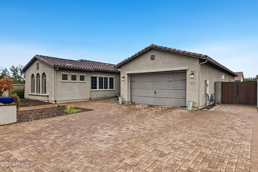 1928 E LA COSTA Drive, Gilbert, AZ 85298 — photo 2