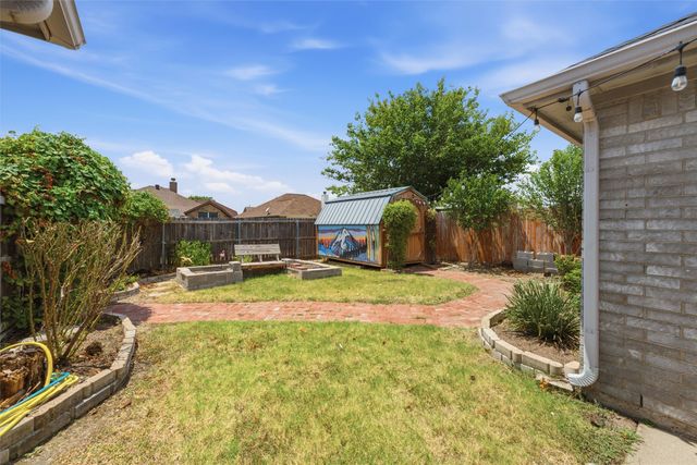117 Clover Leaf Lane, Red Oak, TX 75154
