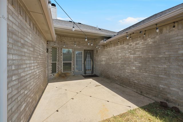 117 Clover Leaf Lane, Red Oak, TX 75154