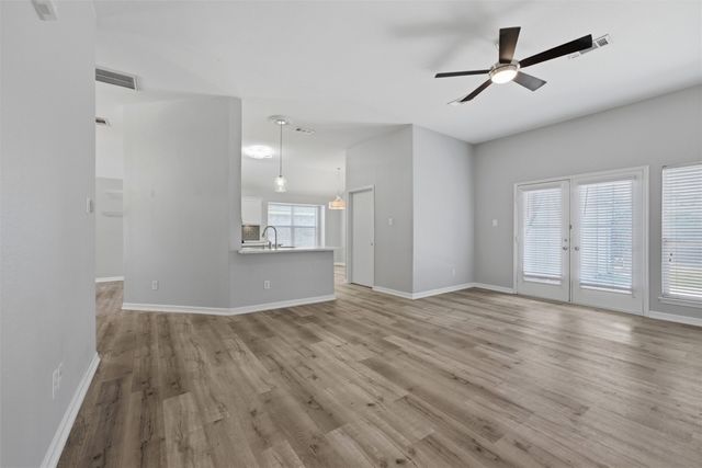 117 Clover Leaf Lane, Red Oak, TX 75154