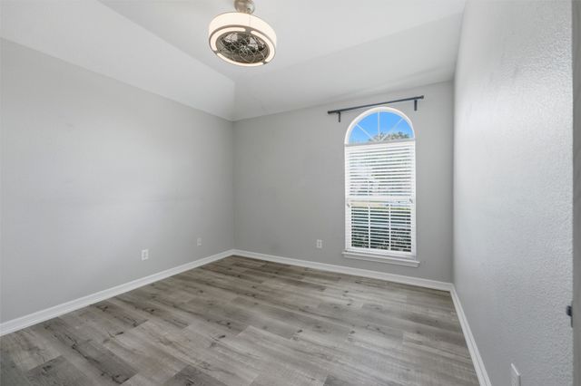 117 Clover Leaf Lane, Red Oak, TX 75154