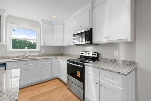 81 Dukes Park Rd, Summertown, TN 38483