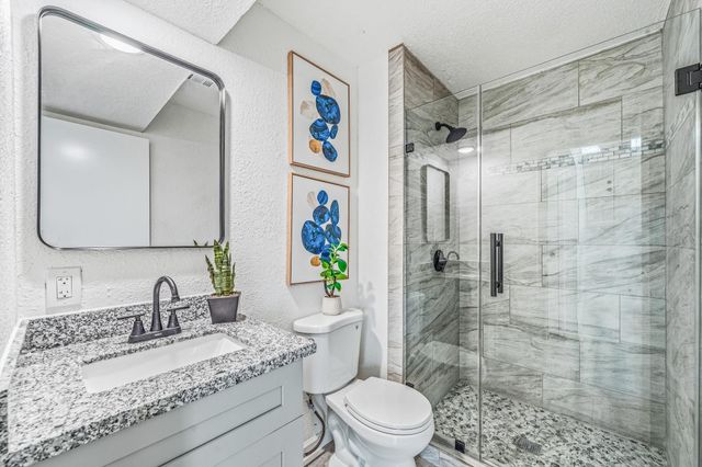 713 Sugar Hill Drive, La Porte, TX 77571