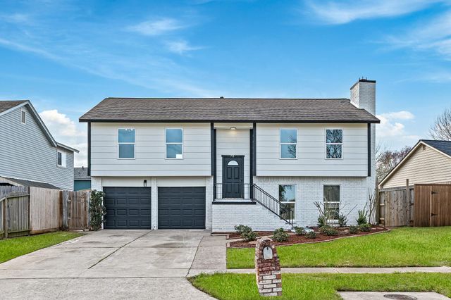 713 Sugar Hill Drive, La Porte, TX 77571