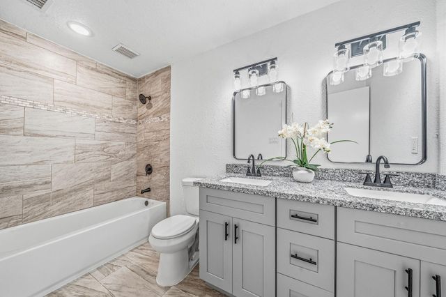 713 Sugar Hill Drive, La Porte, TX 77571