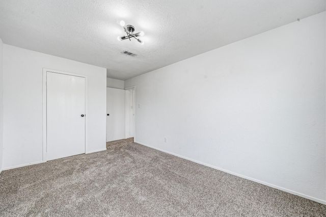 713 Sugar Hill Drive, La Porte, TX 77571