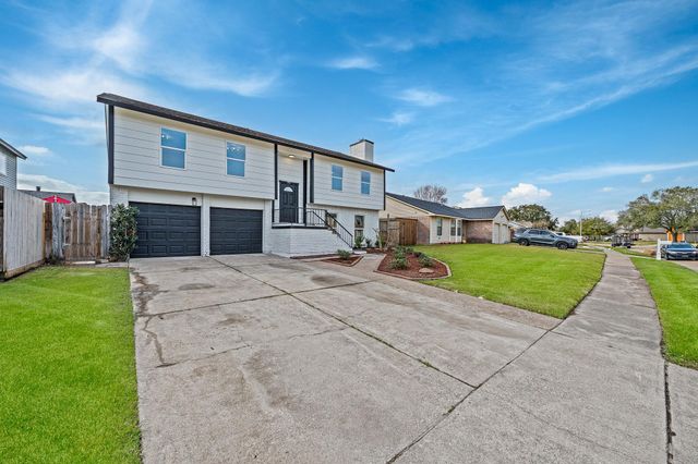 713 Sugar Hill Drive, La Porte, TX 77571