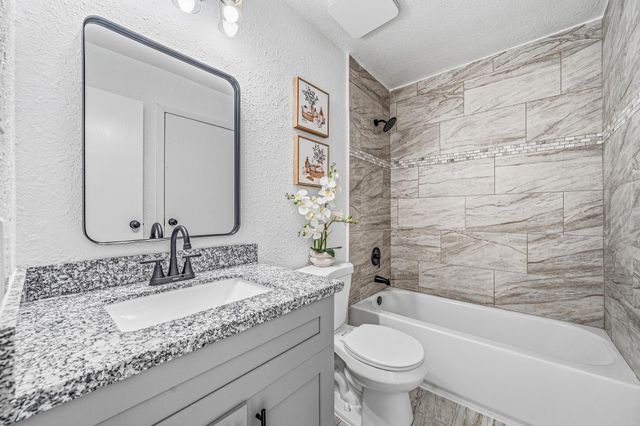 713 Sugar Hill Drive, La Porte, TX 77571