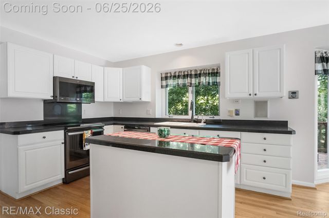 7439 Millwood, West Bloomfield Charter Township, MI 48322