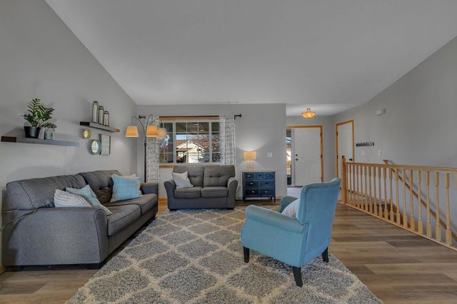 535 Highland Street W, Annandale, MN 55302