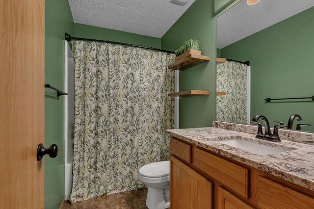 535 Highland Street W, Annandale, MN 55302