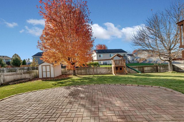 535 Highland Street W, Annandale, MN 55302