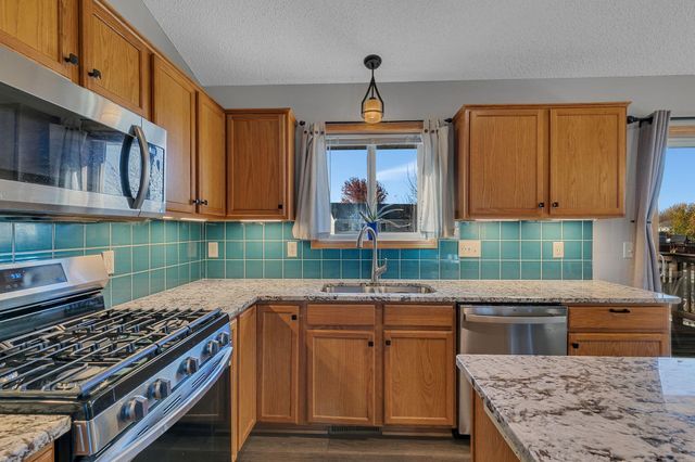 535 Highland Street W, Annandale, MN 55302