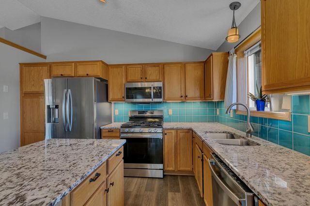 535 Highland Street W, Annandale, MN 55302