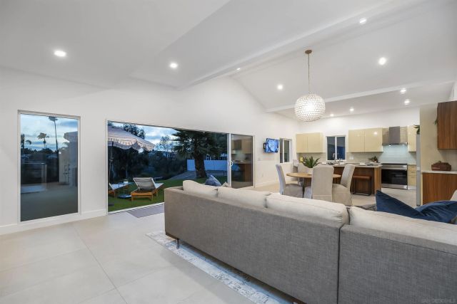 4134 Epanow, San Diego, CA 92117