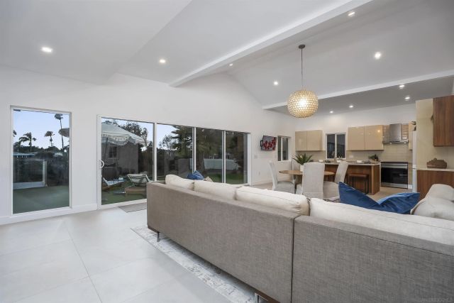 4134 Epanow, San Diego, CA 92117