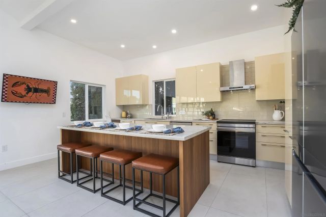 4134 Epanow, San Diego, CA 92117