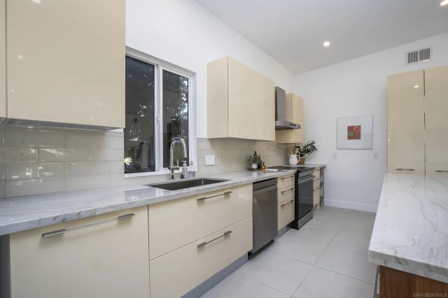 4134 Epanow, San Diego, CA 92117