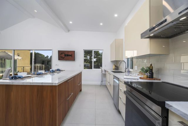 4134 Epanow, San Diego, CA 92117
