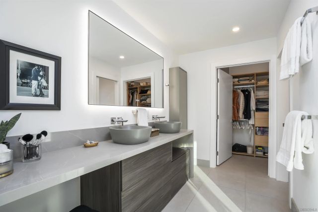 4134 Epanow, San Diego, CA 92117